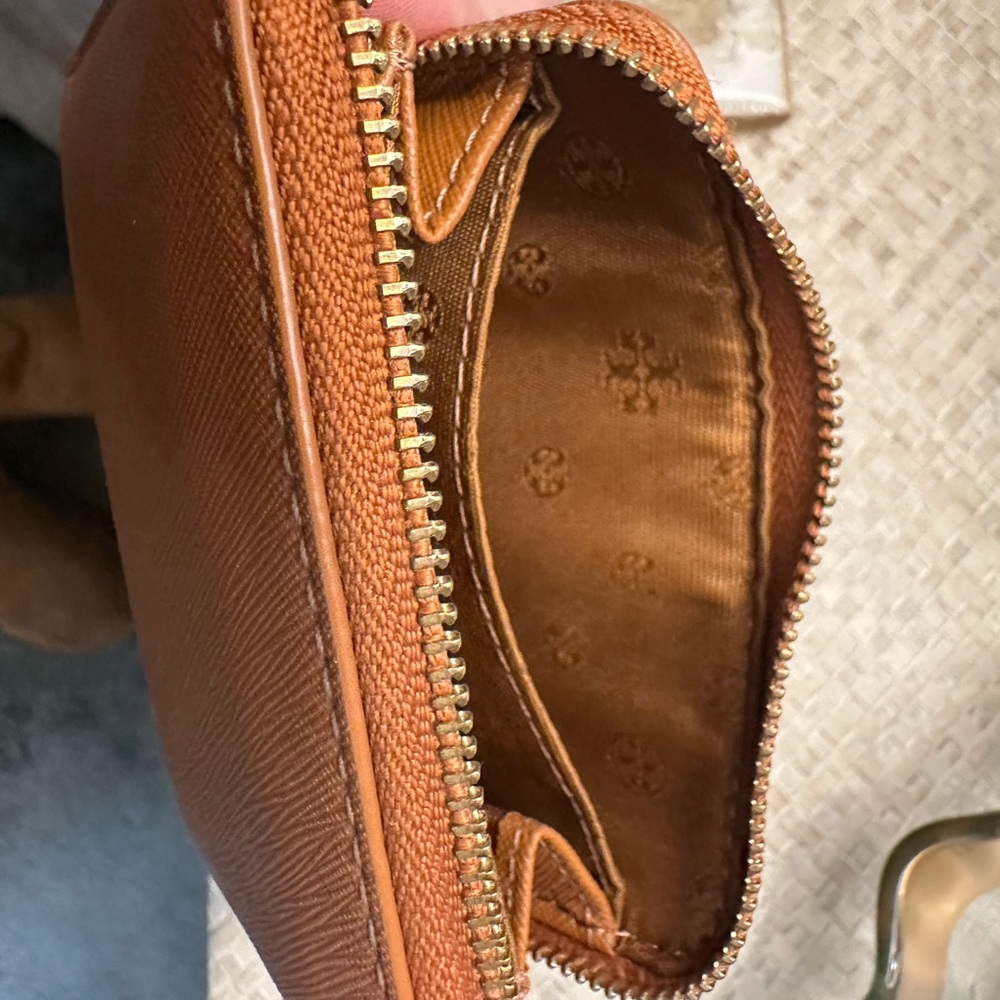 Tory Burch Wallet - Picture 8 of 8